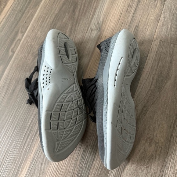 Women’s Crocs LiteRide 360 Pacer Sneakers Size 7 - Picture 4 of 5